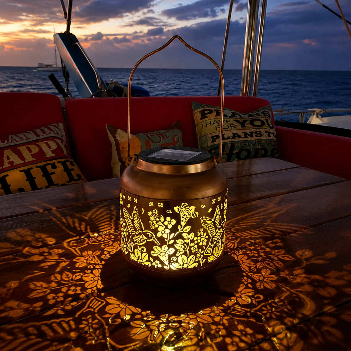 Garden Lantern Solar-Powered IP55 Weather-Resistant Metal Dusk-To-Dawn Light