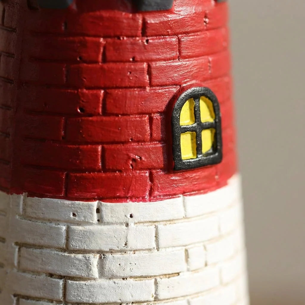 Garden Light Solar-Powered Rotating Beacon Dusk-To-Dawn