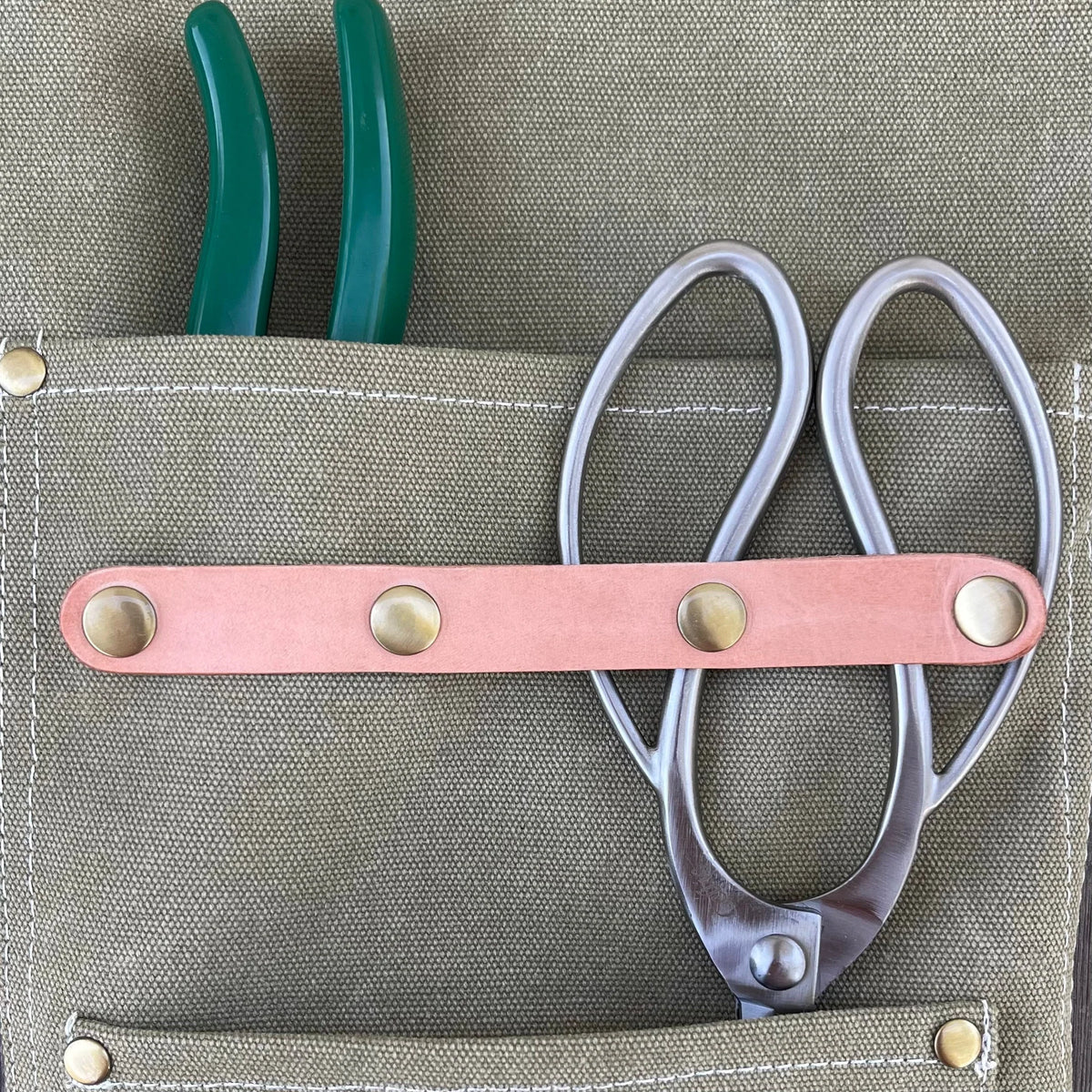 Gardening Apron Waxed Cotton Canvas Cross-Strap Multiple Pockets