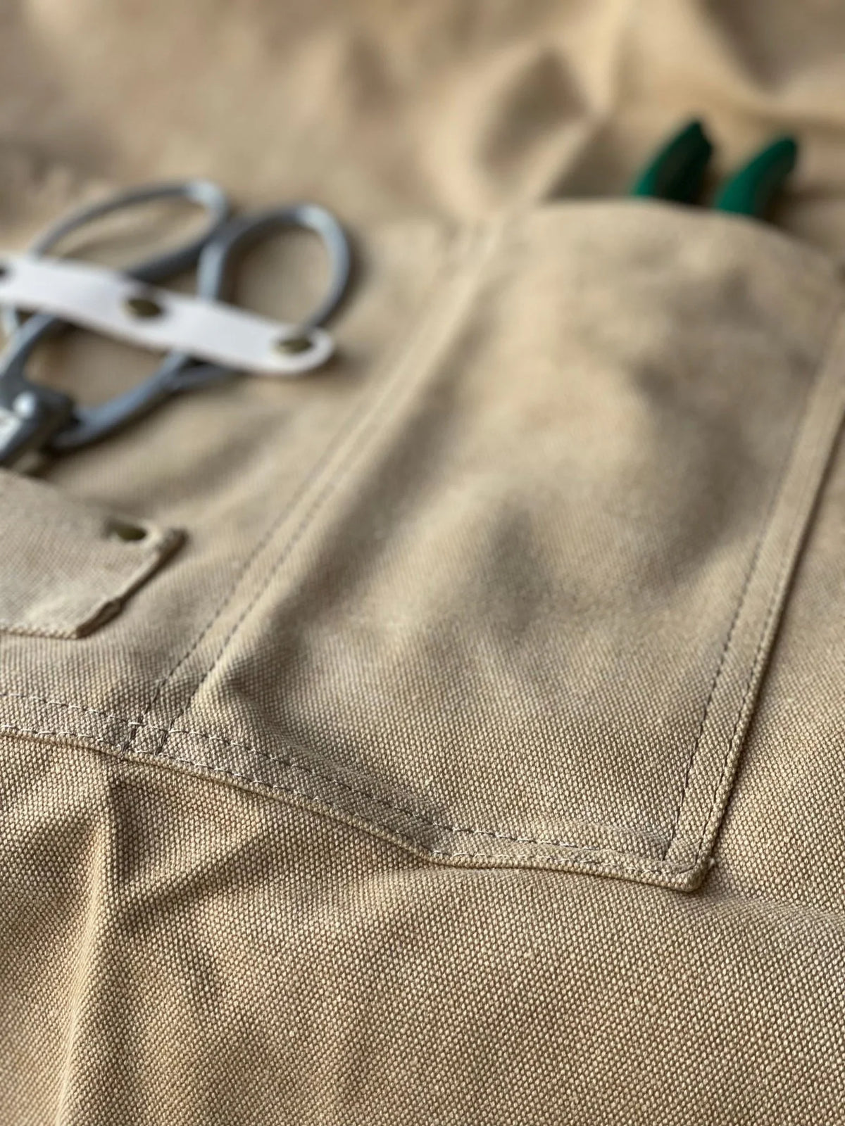 Gardening Apron Waxed Cotton Canvas Cross-Strap Multiple Pockets