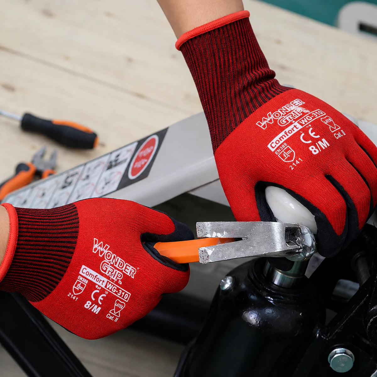 Gardening Gloves Textured Latex Grip Wet & Dry Use