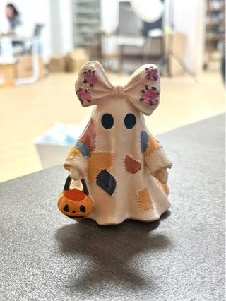 Halloween Ghost Figurine Resin Patchwork Texture With Pumpkin Basket