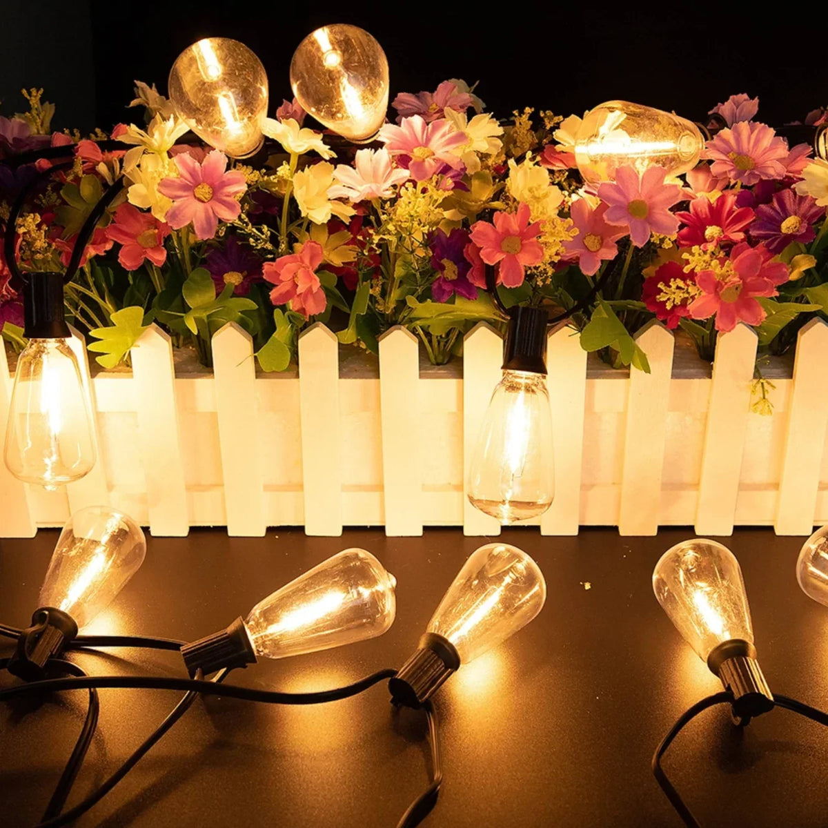 Outdoor String Lights Solar-Powered Weather-Resistant 10 Shatter-Resistant Bulbs