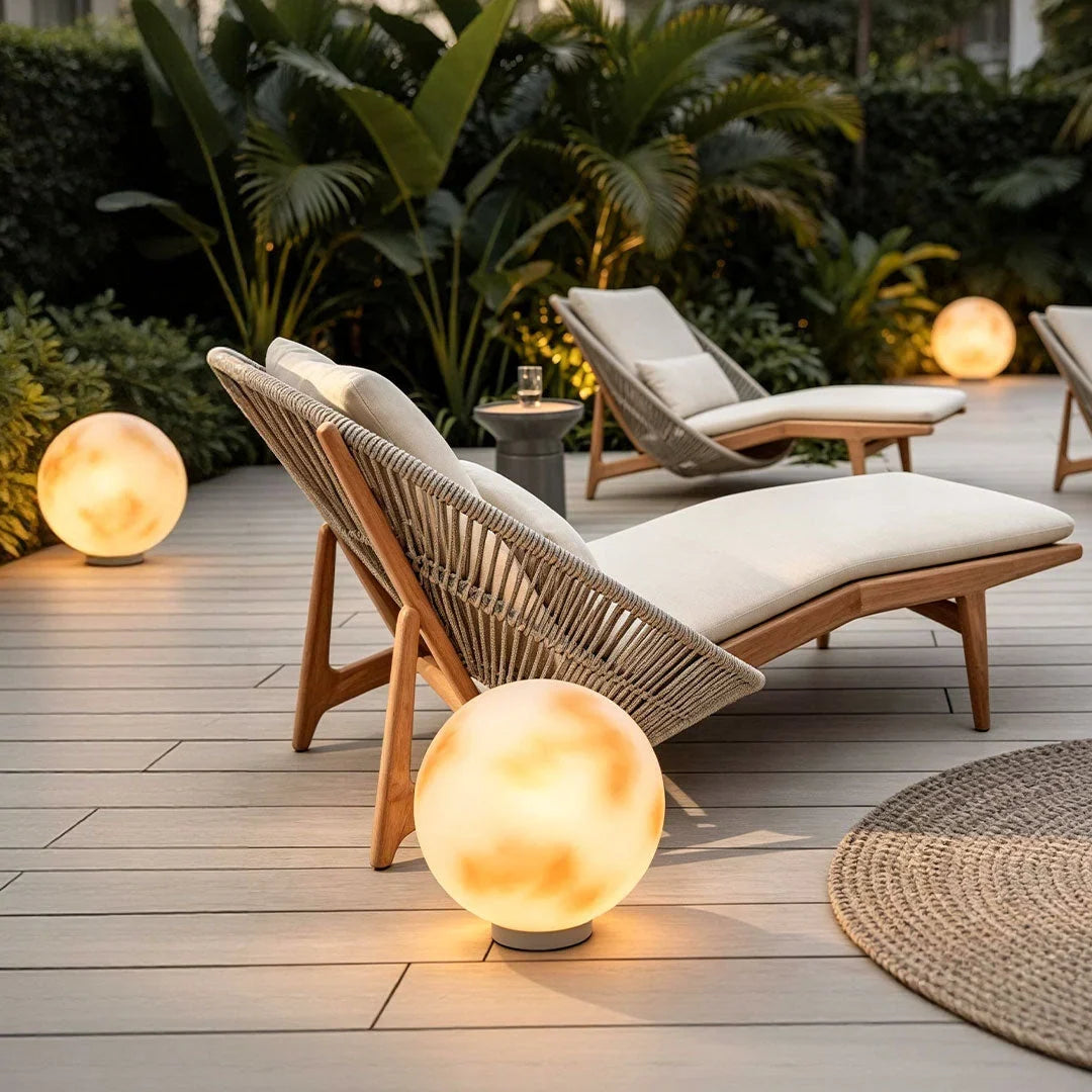 Pillar Light Solar-Powered IP65 Waterproof Three Color Temperatures